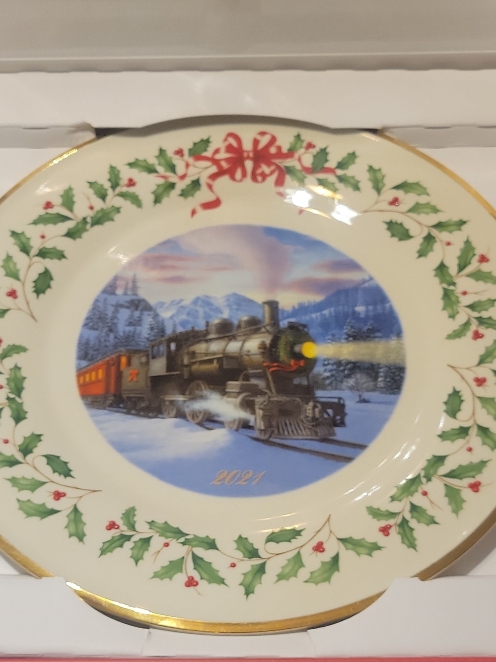 Lenox Green, White and Gold Holiday Train Decorative Plate